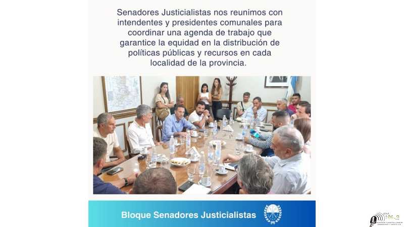 *Senadores Justicialistas recibieron a intendentes y presidentes comunales en la legislatura provincial.*