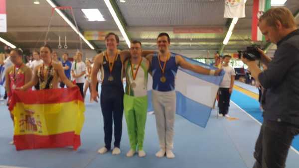 JUANI ALARCON BREQUES  3 medallas ORO en salto y Suelo Campeón Mundial en certamen de Alemania VER 4 VIDEO Y FOTOS