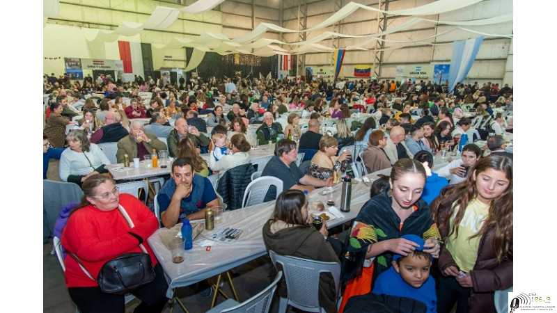 Cerca de 10.000 personas visitaron la 18° Fiesta de las Colectividades en Esperanza