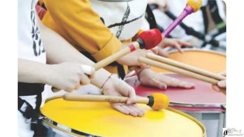 La municipalidad brinda un taller de batucada para niños, niñas y adolescentes