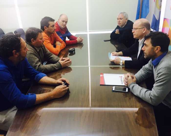 Luis Contigiani &nbsp;otorgó hoy 1,3 millones de $ p/ proyectos productivos en El Trébol, Grutly, Humboldt, Cululu