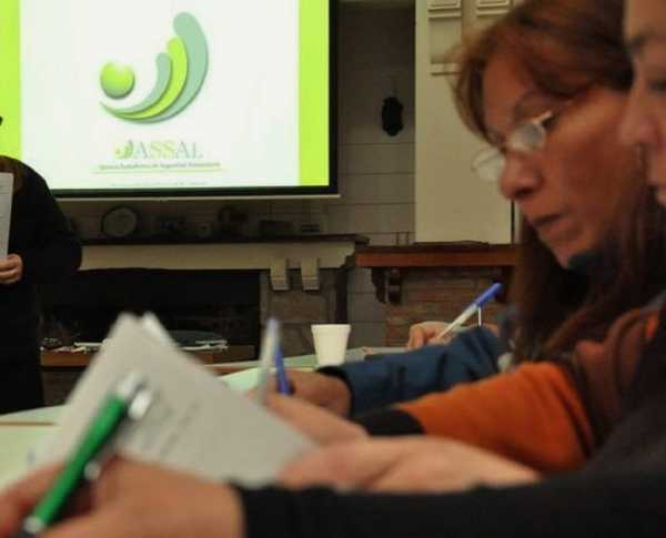 CAPACITAN EN MANIPULACIÓN DE ALIMENTOS Organizada por el Gobierno de la Ciudad y la ANSSAL