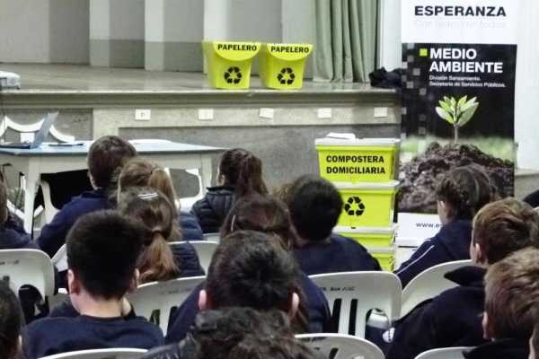 El Gobierno de la Ciudad concientiza a los alumnos esperancinos sobre medio ambiente.