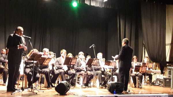 Noche de Banda Municipal y los queridos tangueros esperancinos: René 