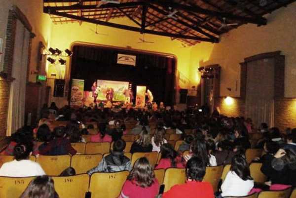 Teatro para niños en adhesión a los festejos de la Fiesta Nacional de la Agricultura y Día del Agricultor