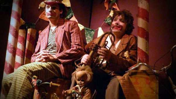 Zapatones actuaran en Esperanza invita  grupo de teatro 2x4, perteneciente al Club de Tango de Esperanza