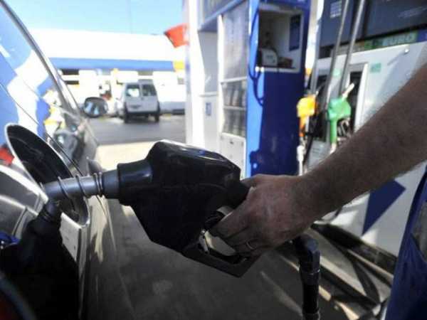 Por suba del petróleo y el dólar, YPF aumentó 4,5% sus combustibles y el litro roza los $ 30