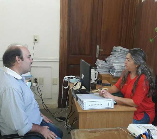 Rodrigo Muller entregó documentación de laa gestión de Carlos Fascendini por techo Hospital Samco Esperanza 