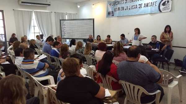 Viernes 23 de marzo de 2018  AMSAFE resolvió por amplia mayoría la continuidad del plan de lucha