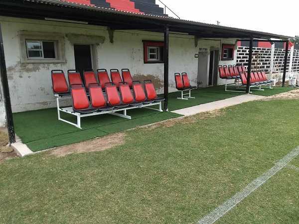 Asoc Dep Juv mejoró el sector de banco de suplentes en su estadio