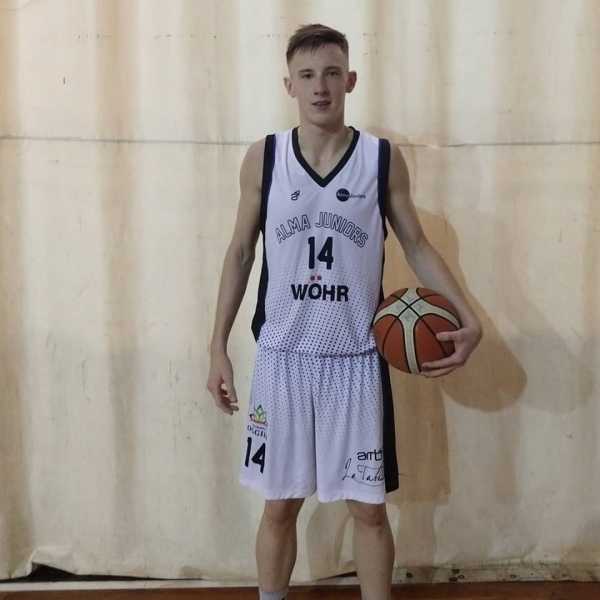 Valentín Depetris entrena con la preselección U19