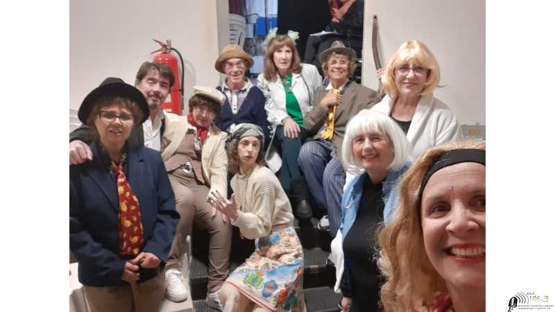 Los actores... un grupo feliz que nos proporcionan momentos de alegría, muy italiana!!!( ver 11 fotos)