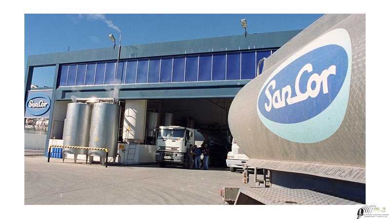 Volvieron los paros en Sancor, con bloqueos sindicales, sospechas de sabotaje y 3.000 litros de leche desechada
