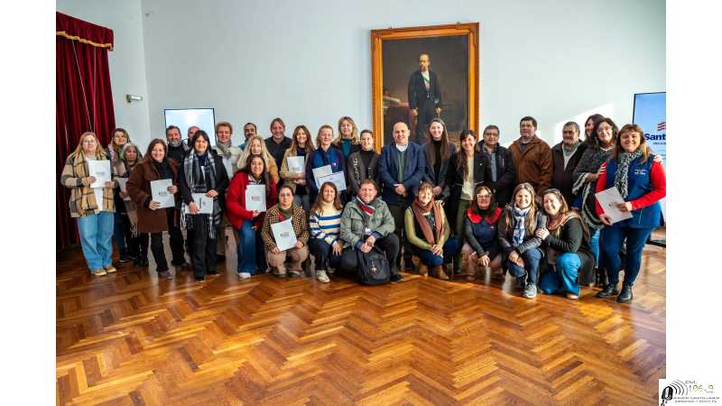 Más de $87 millones para fortalecer la educación en Esperanza ver 10 fotos