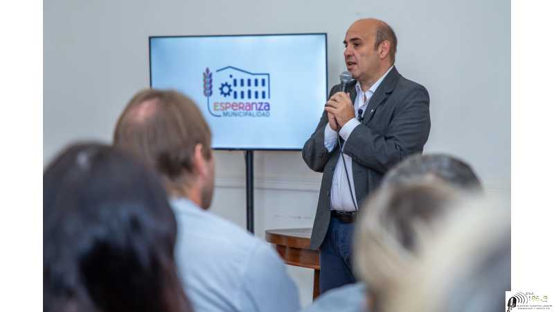 El intendente Rodrigo Müller presentó la Propuesta Educativa Municipal 2025 ( VER MAS FOTOS)