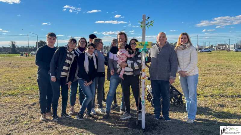 Programa Árbol de la Vida, se plantaron más de 190 árboles por los niños nacidos en Esperanza durante 2025.
