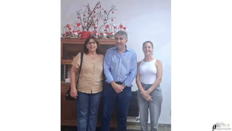 Ministro de Gobierno Hernan Bastias y la Candidata a Constituyentes Jimena Senn reunidos en el Dto Las Colonias