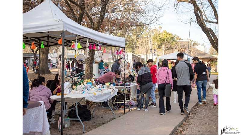 La Kermesse de la Independencia llenó de vida la renovada Plaza De Las Carretas( ver 10 fotos)