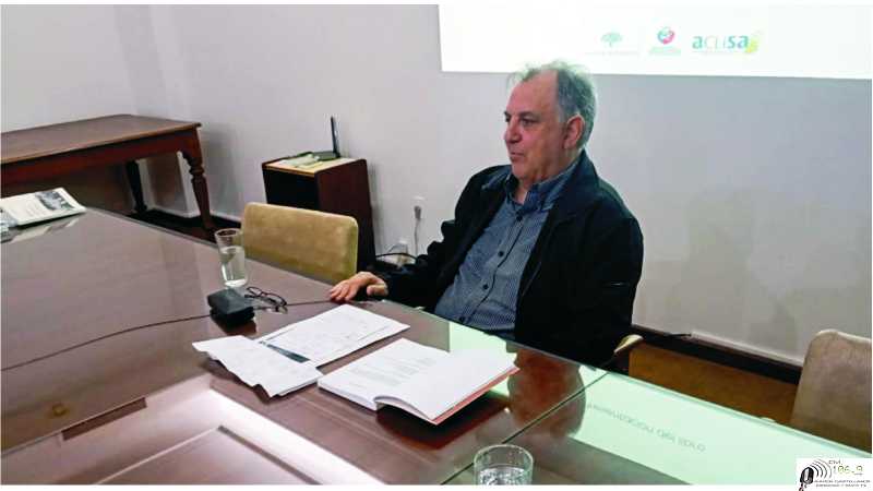 CPN Víctor Lang presentó su libro sobre la vida del Dr. Esteban Laureano Maradona,