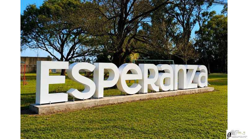 La ciudad de Esperanza ya cuenta con sus letras corpóreas, un nuevo símbolo de identidad